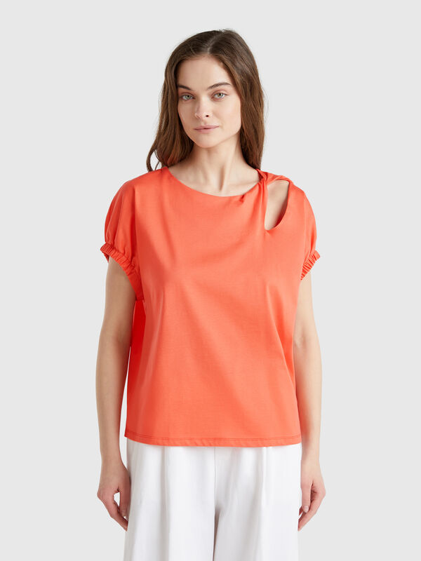 T-Shirt mit Knoten und Ausschnitt Damen