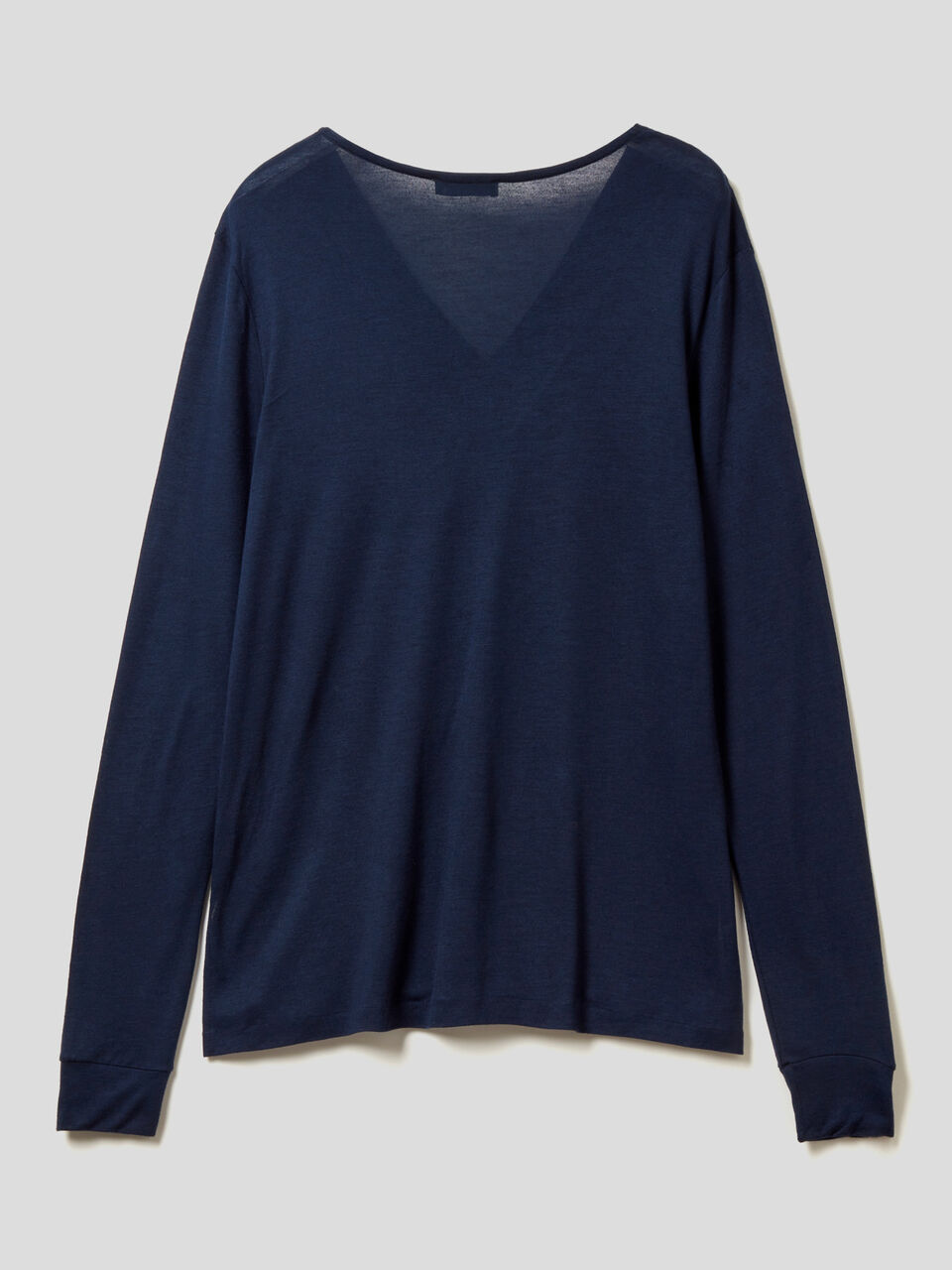 T-Shirt mit V-Ausschnitt aus Viskose und Wolle image number 2