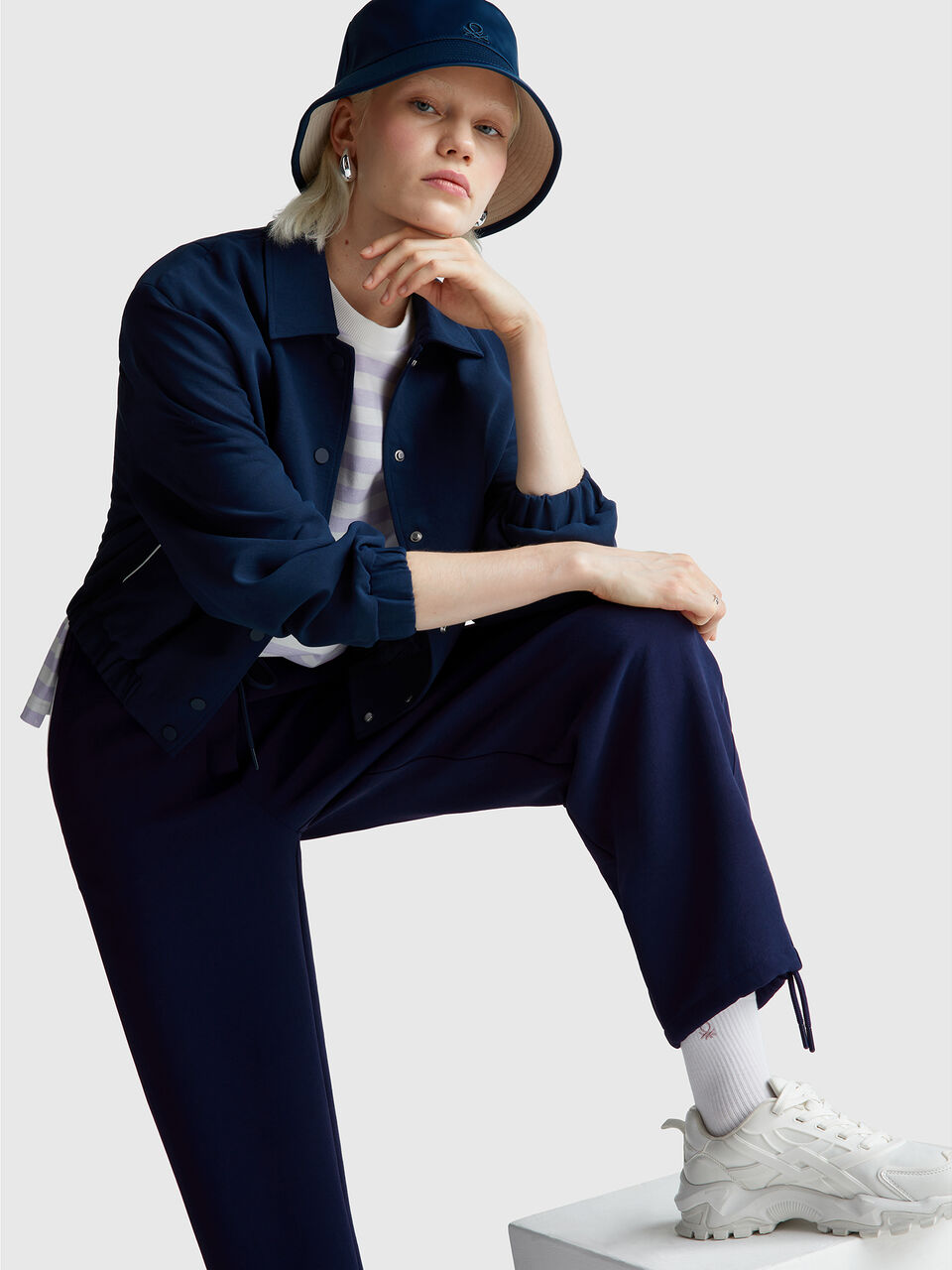 TROUSERS Damen image number null