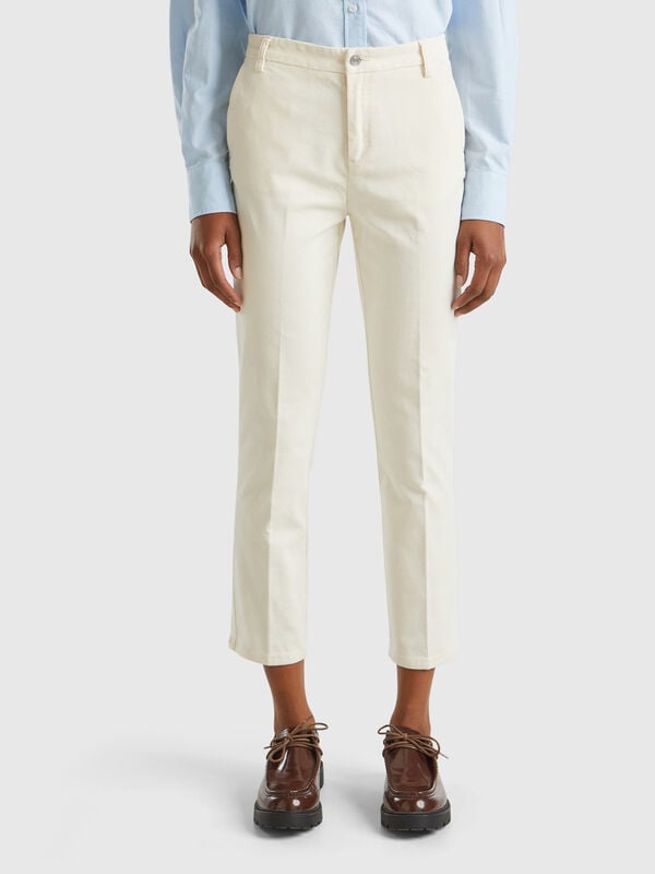 Chinos aus Stretch-Samt Chinos aus Stretch-Samt Damen
