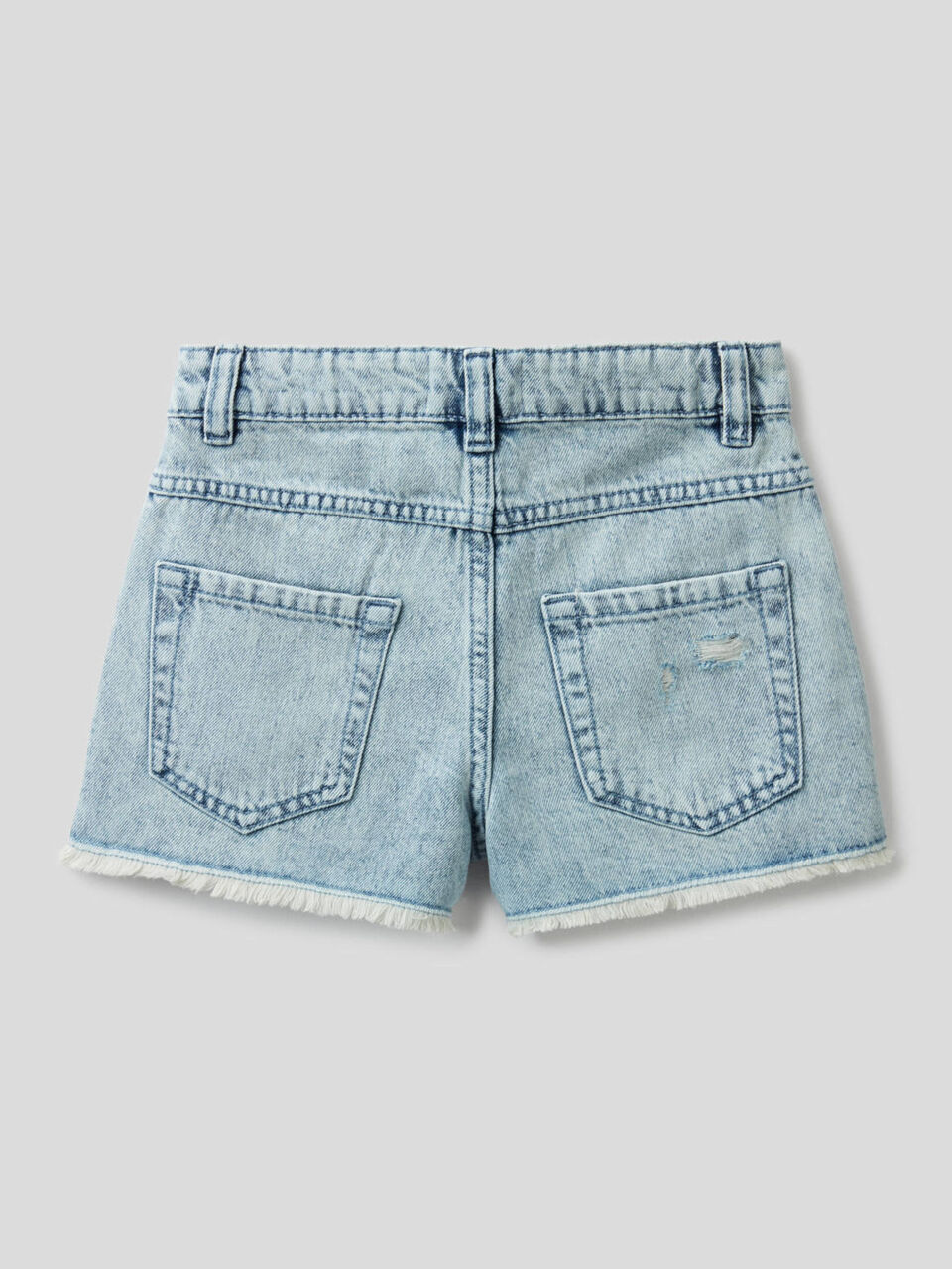 Jeansshorts mit Used-Effekt image number 2