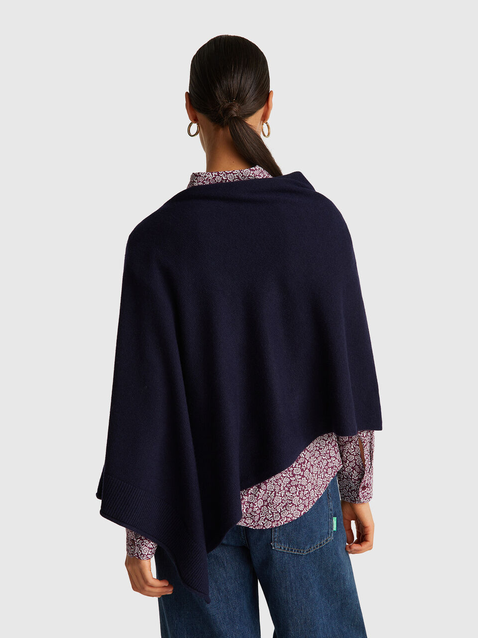 CAPE Damen image number null