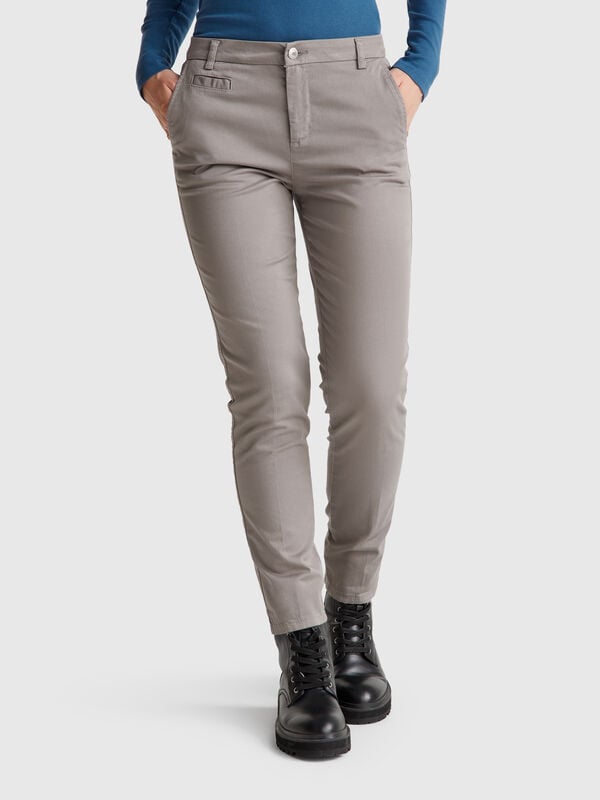 Slim Fit Chinos aus grauer Baumwolle Damen