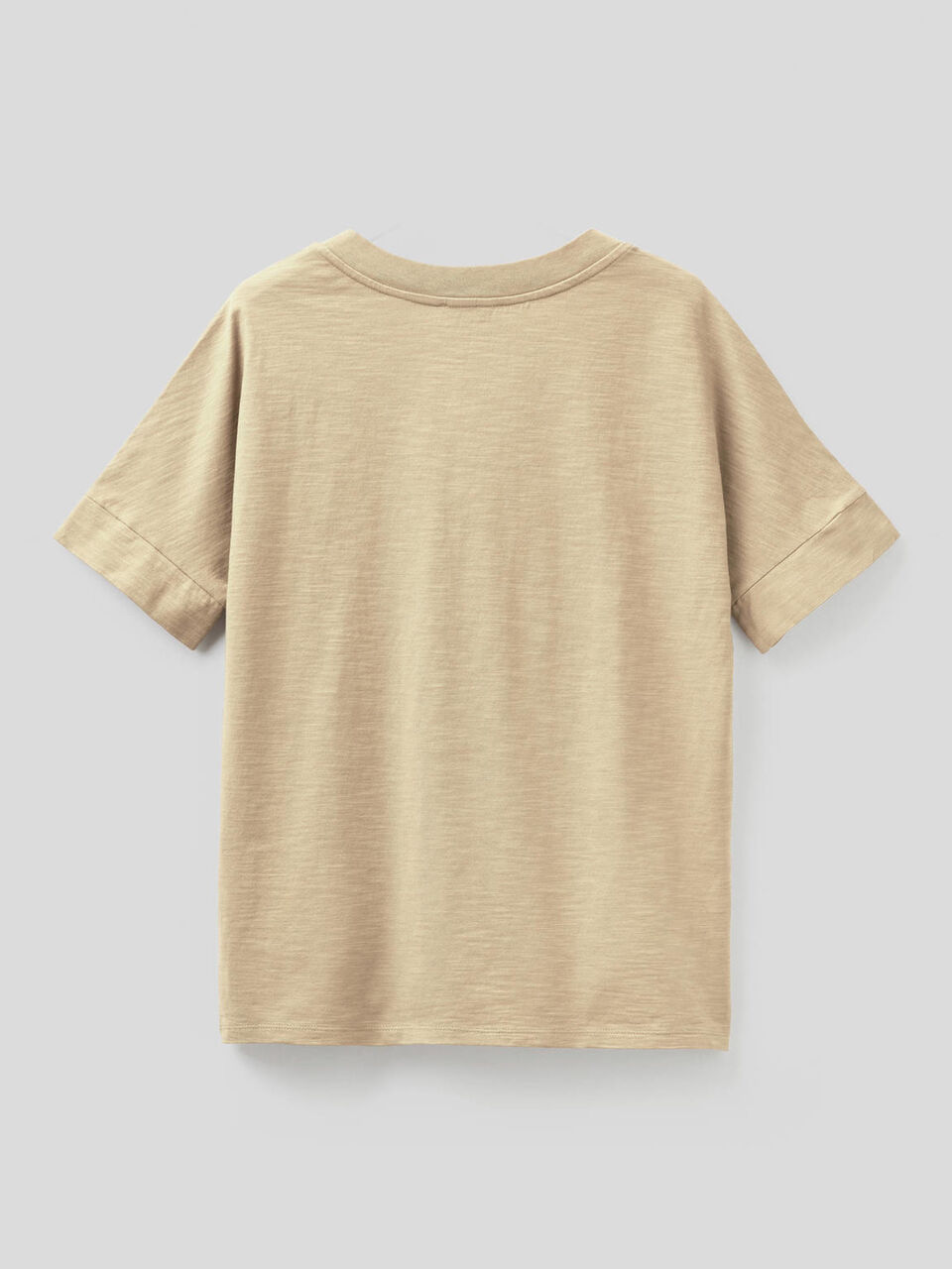 T-Shirt aus 100% Baumwolle mit V-Ausschnitt image number 2