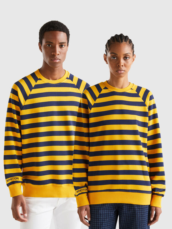 Sweatshirt mit Streifen in Ockergelb und Dunkelblau