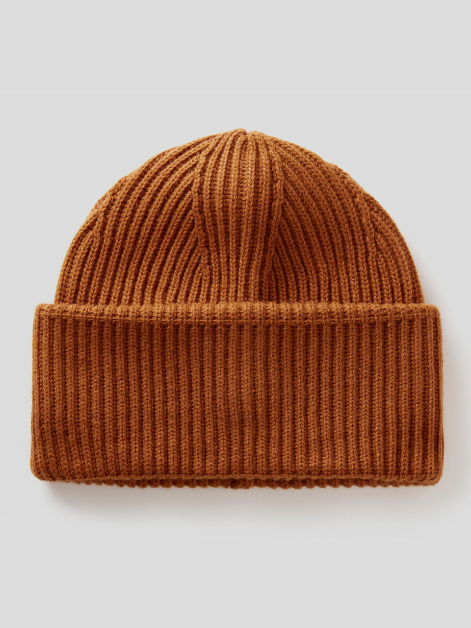 Gerippte Mütze aus einer Mischung aus Wolle und Cashmere image number 1