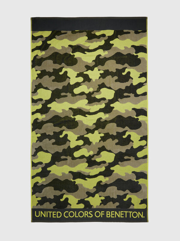 Badetuch in Camouflage-Muster