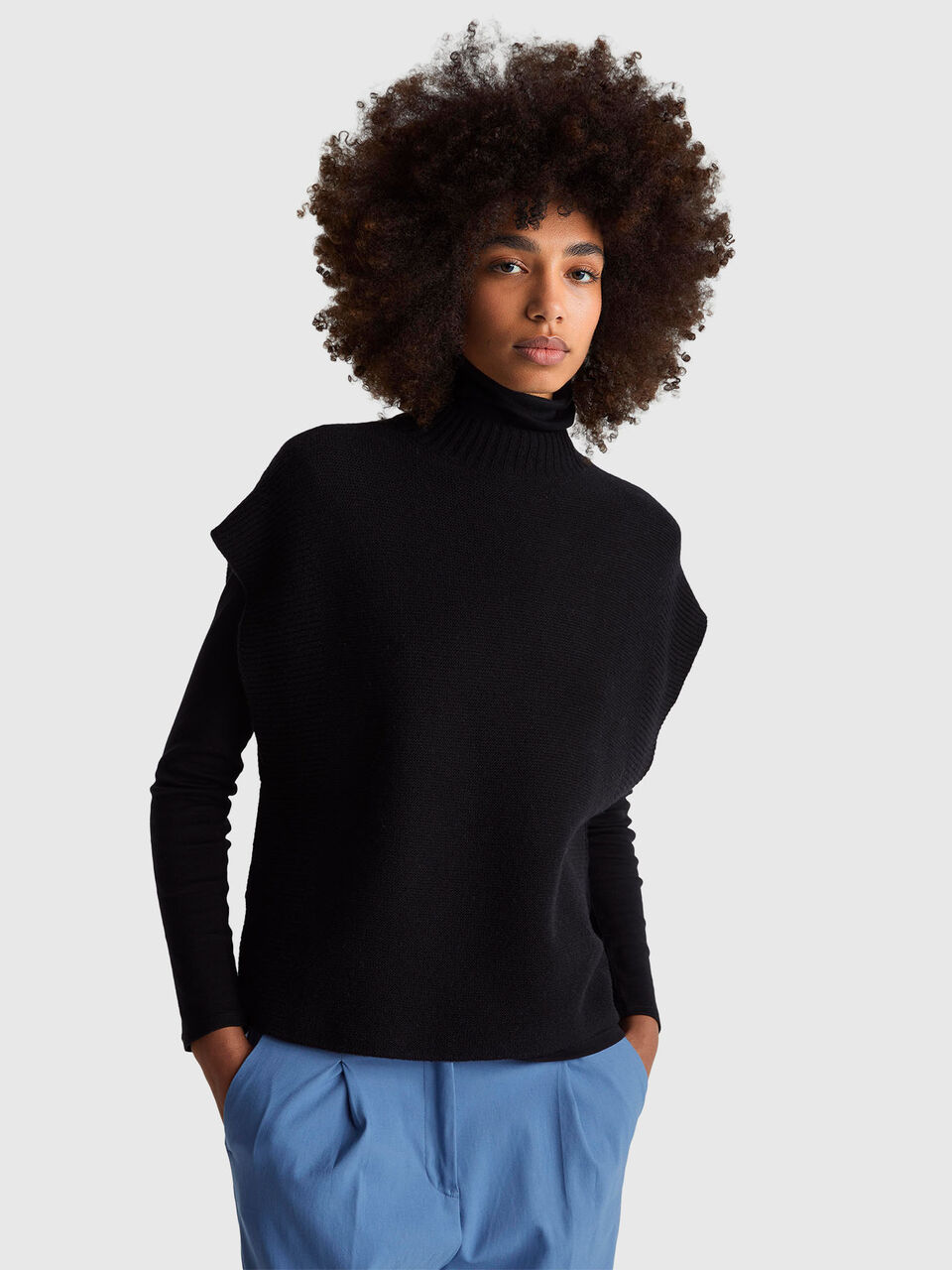 SLEEVELESS SWEATER Damen image number null