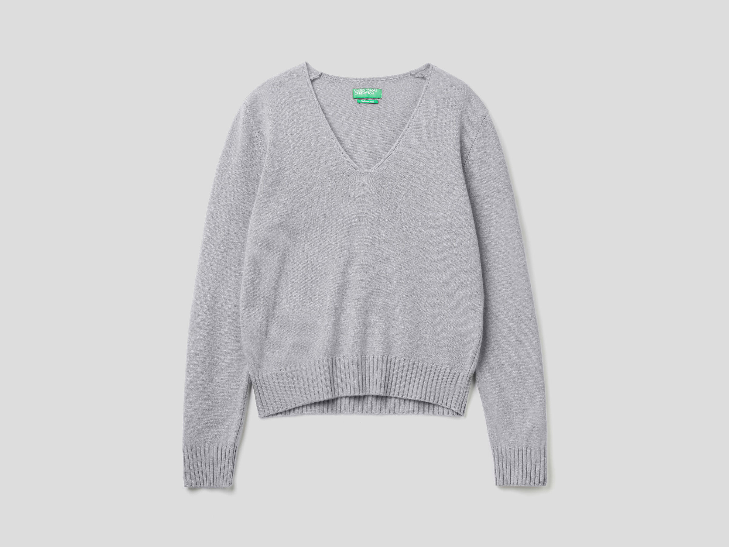 Pullover in einer Cashmeremischung mit V-Ausschnitt image number 5