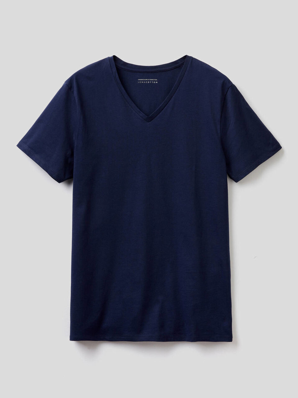 T-Shirt aus 100% Baumwolle mit V-Ausschnitt image number 1