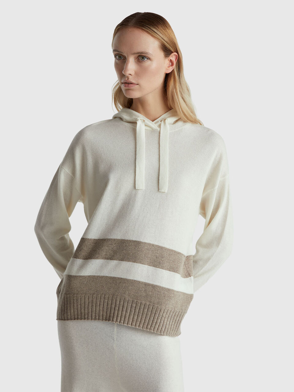 SWEATER W/HOOD Damen image number null