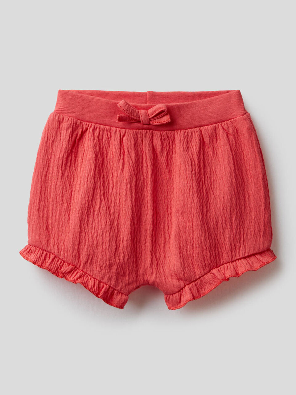 Shorts mit Volant und Stickerei image number null