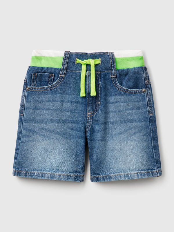 Kurze, gerade Jeanshose Jungen
