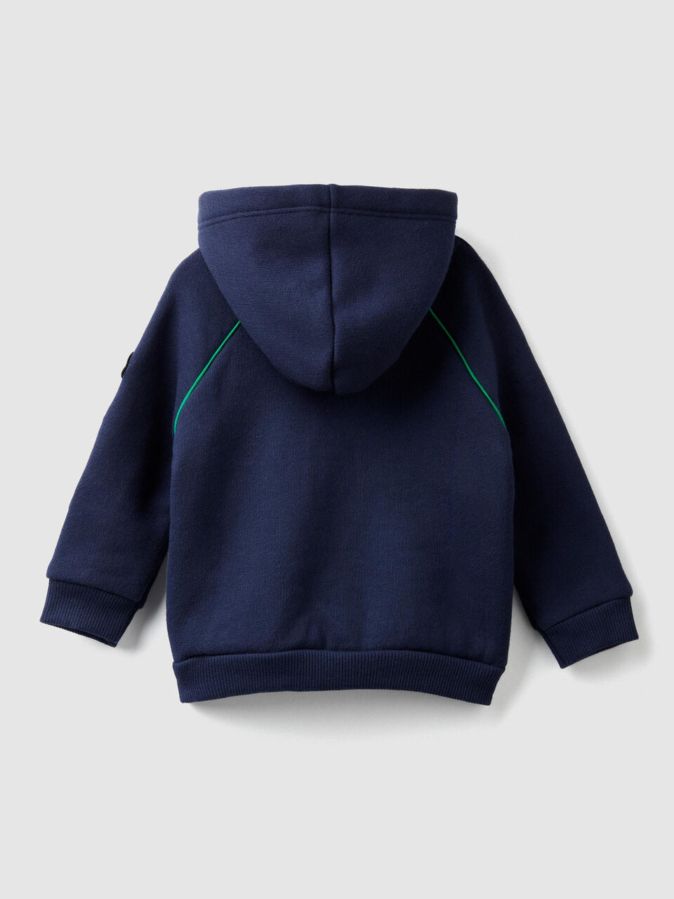 Sweatshirt mit Kapuze und Aufnäher image number 2