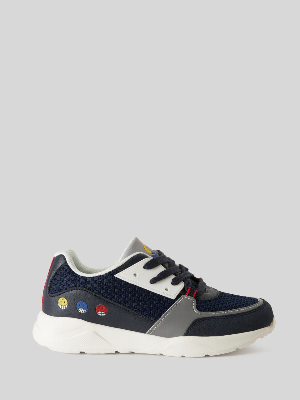 Sneakers mit Prints und Stickereien image number 1