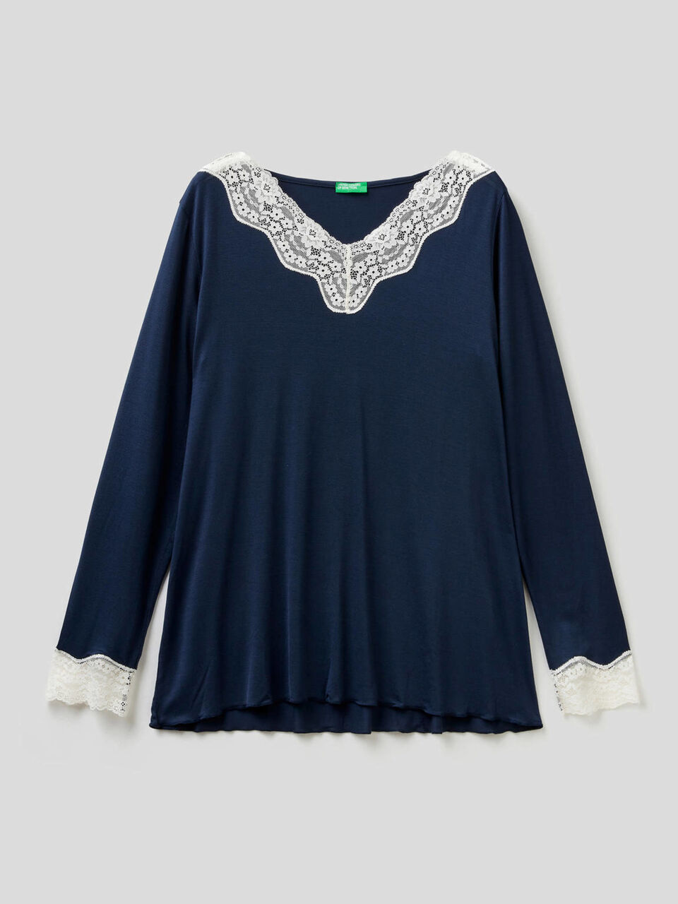 Shirt mit Detail in Spitze image number 1