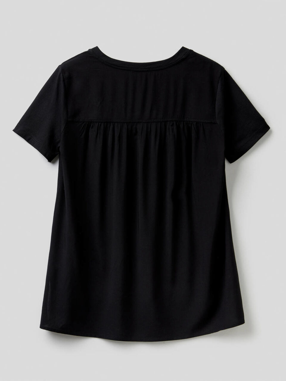 T-Shirt mit Rückenteil aus Viskose image number 2