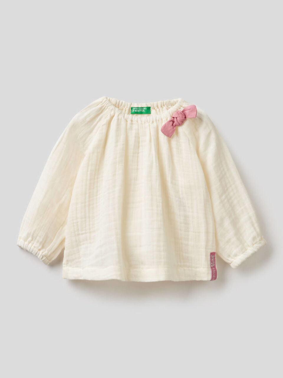 Weite Bluse mit Masche image number 1