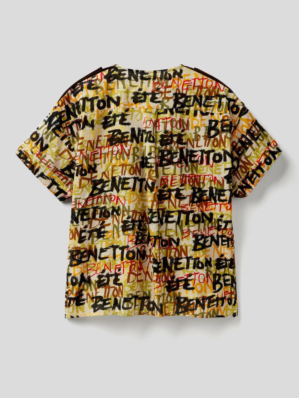 Bluse mit Print und Taschen in einer Kontrastfarbe image number 2