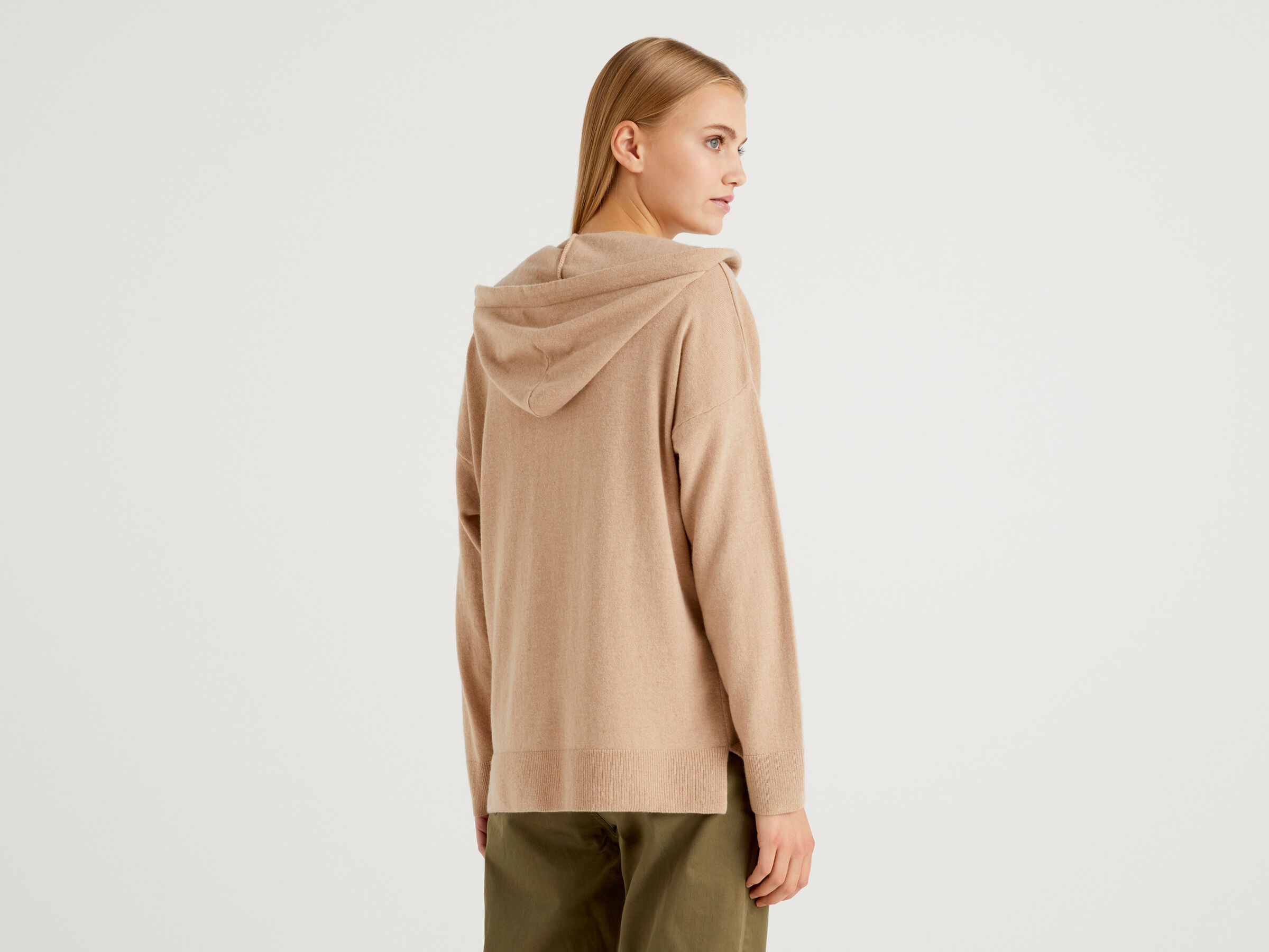 Pullover aus einer Cashmeremischung mit Kapuze image number 2