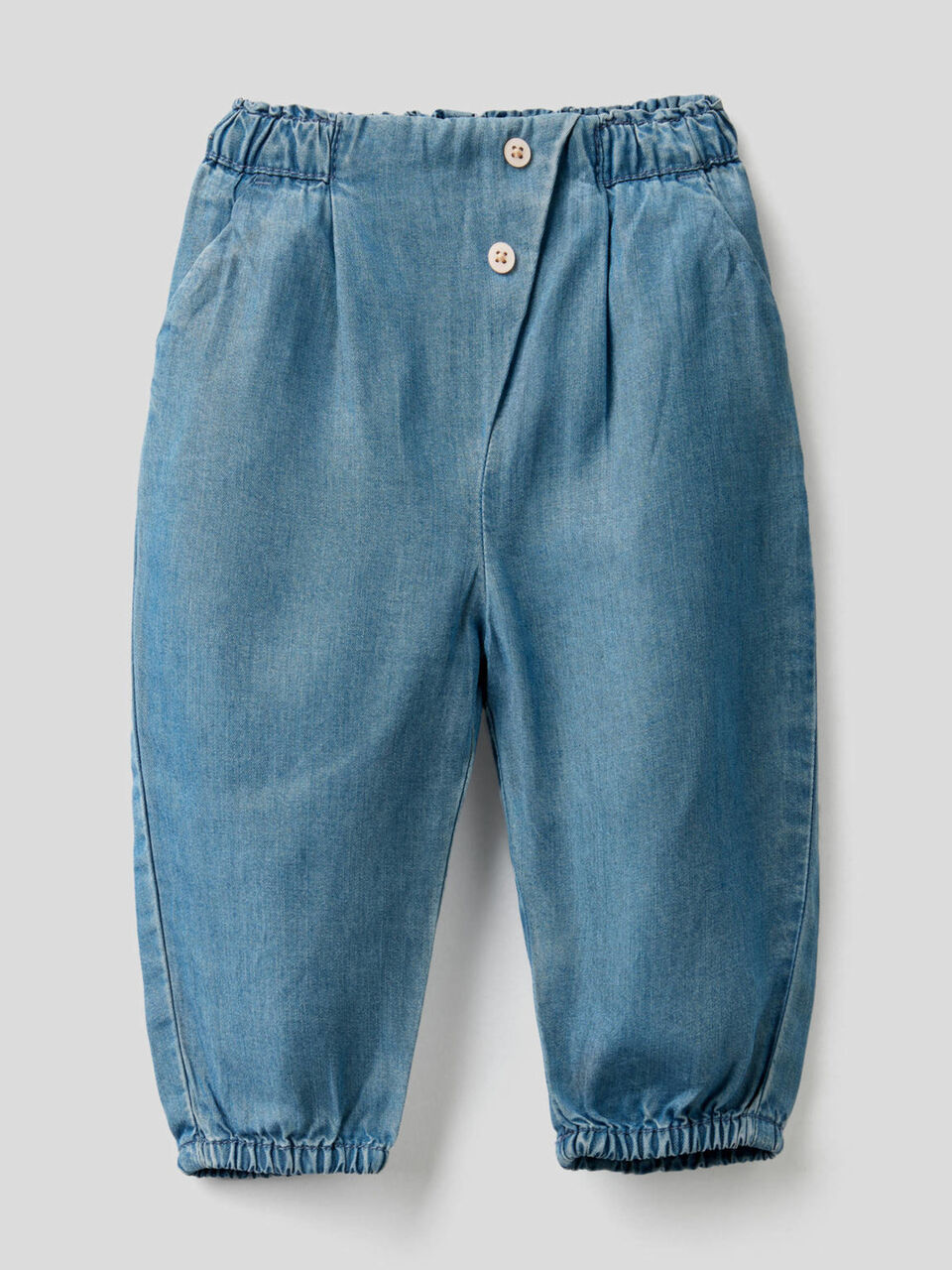 Kurze Hose mit gerafftem Bund image number 1