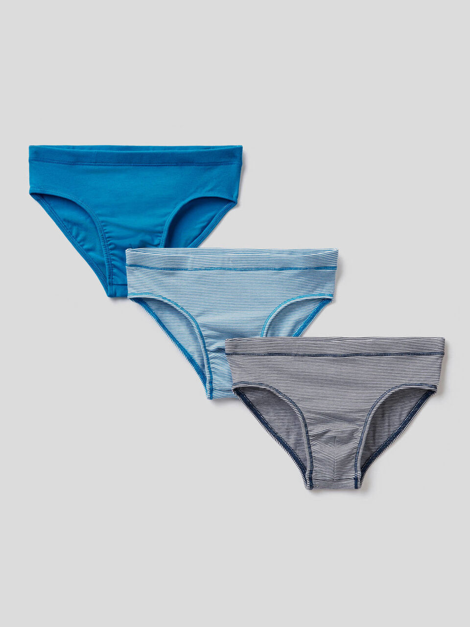 Drei Slips aus stretchiger Baumwolle image number 1