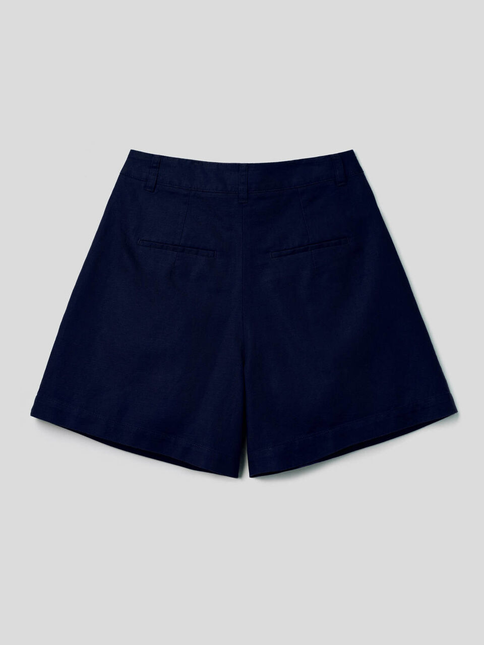 Shorts aus einer Leinenmischung mit weitem Bein image number 2