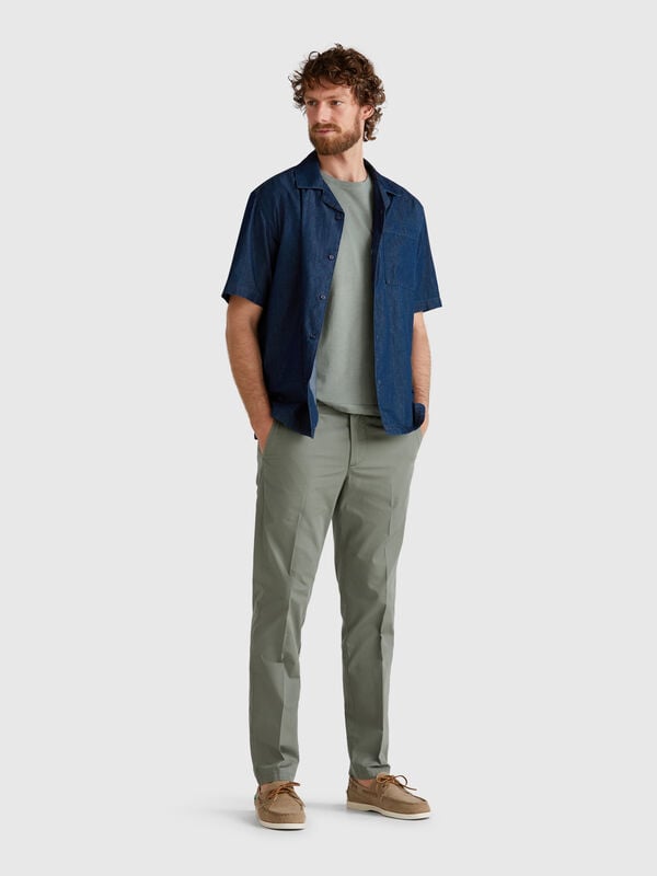 Slim-Fit-Chinohose aus leichter Baumwolle Herren