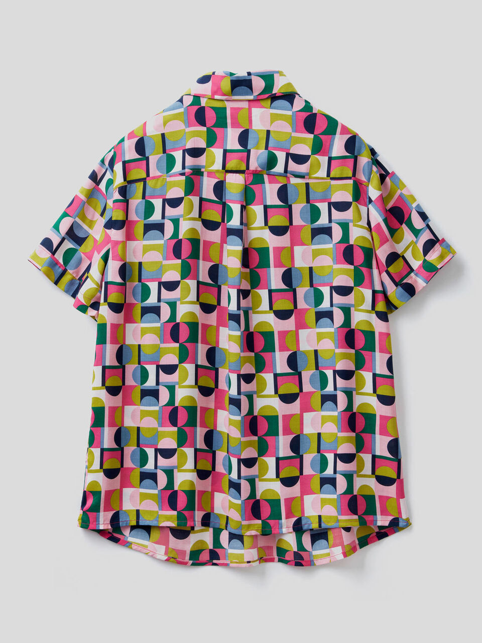 Bluse mit kurzen Ärmeln und V-Ausschnitt image number 2