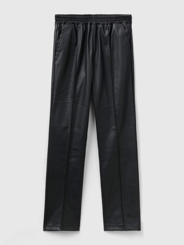 Slim-Fit-Hose aus beschichtetem Stoff