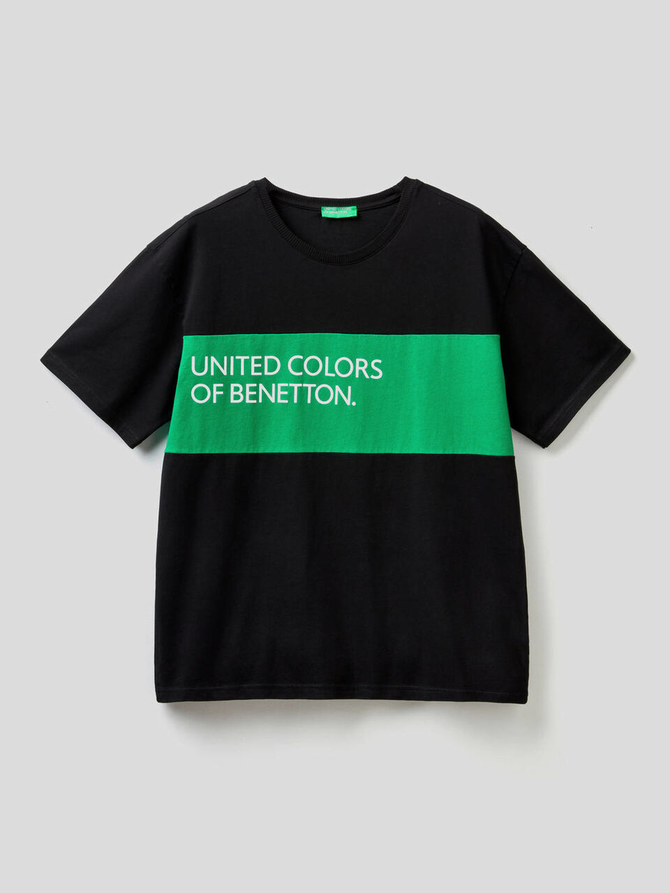 T-Shirt aus 100% Baumwolle mit Streifen in einer Kontrastfarbe image number 1