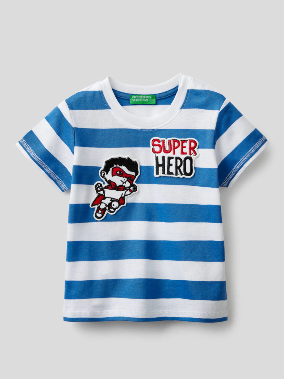 Gestreiftes T-Shirt mit Aufnähern image number 1