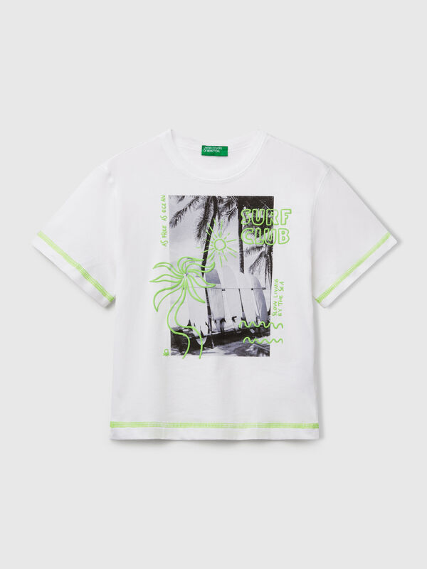 T-Shirt mit fluoreszierenden Details Jungen