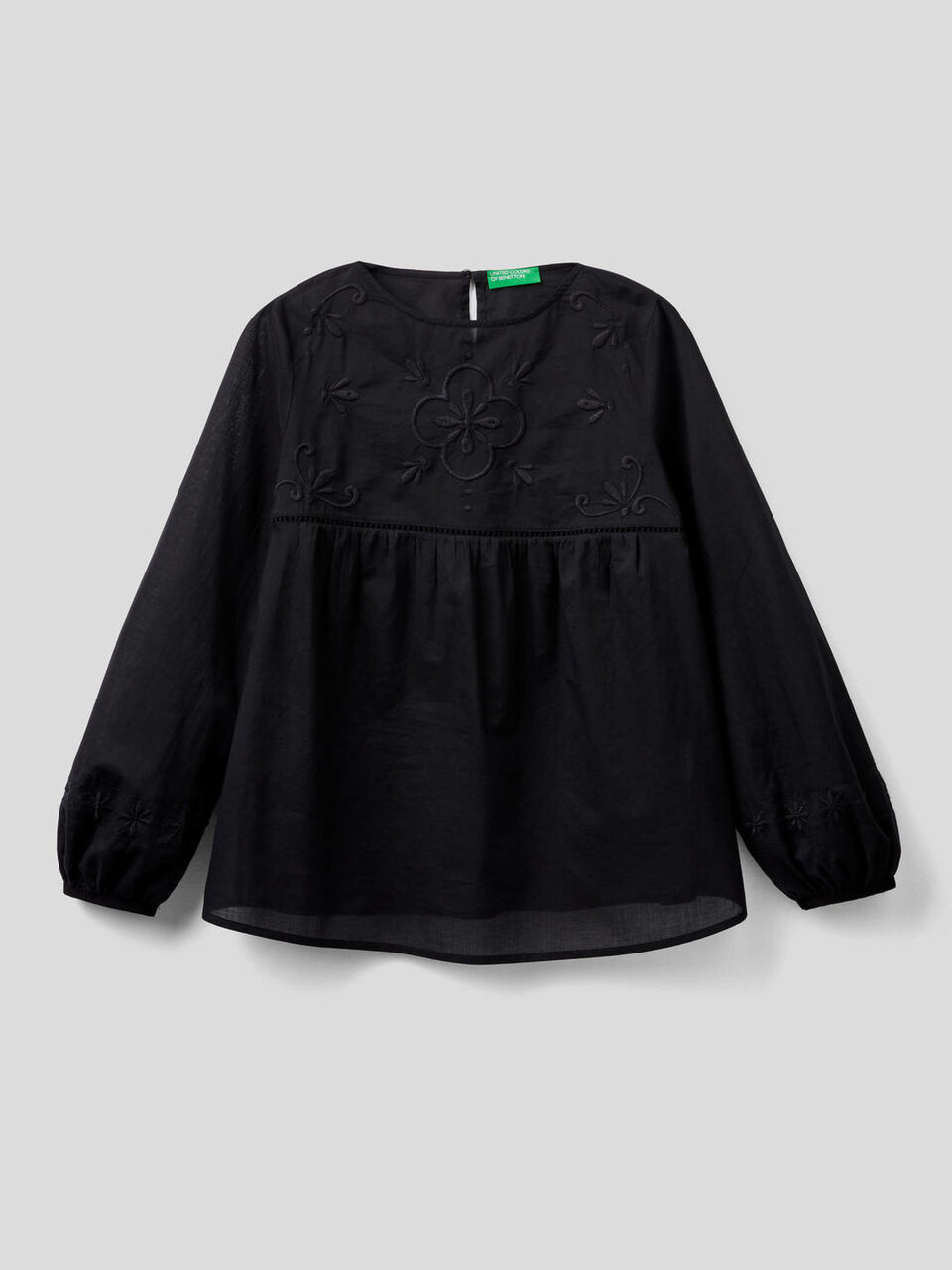 Bluse in leichter Baumwolle mit Stickereien image number 1