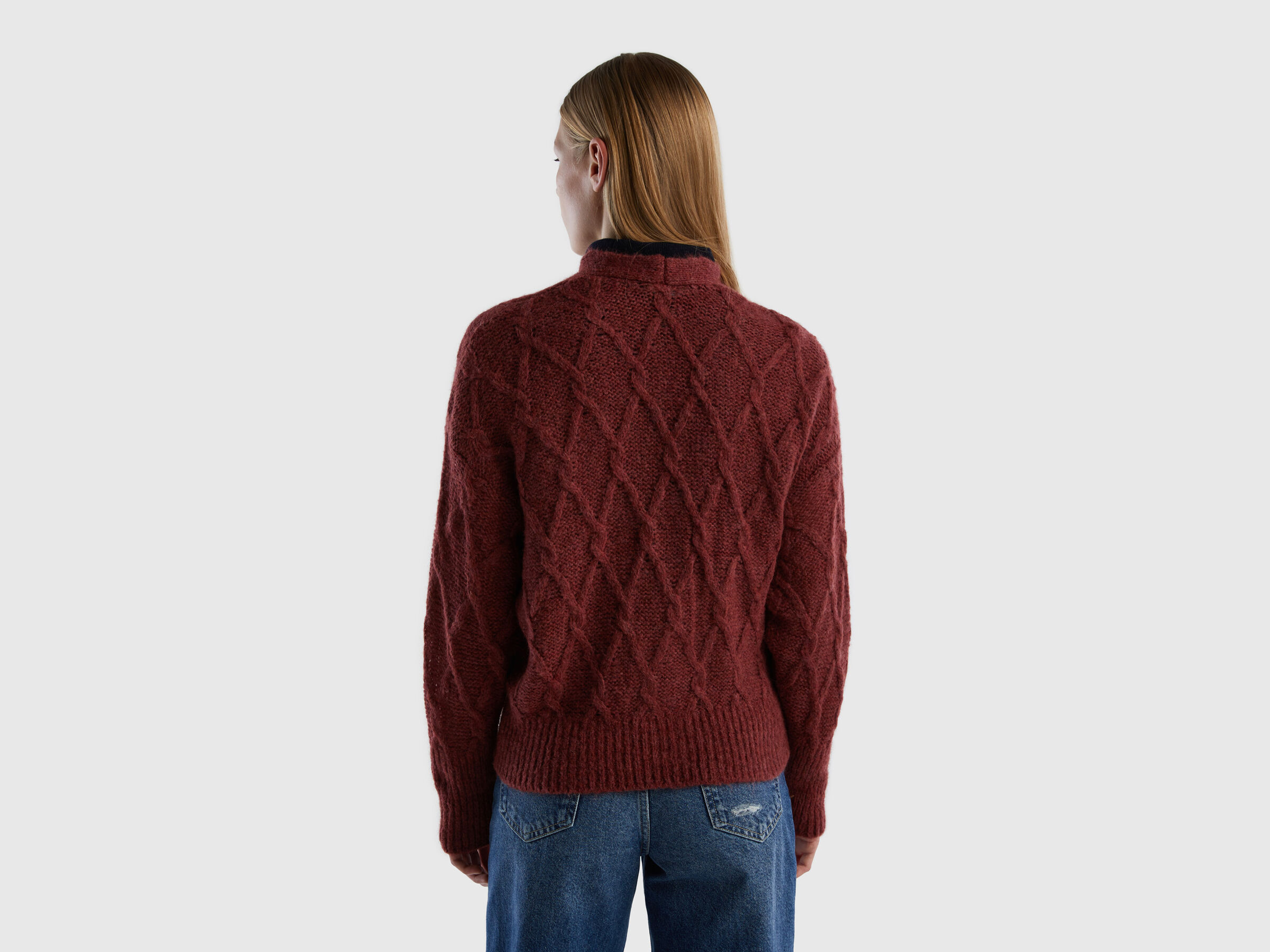 Strickjacke mit V-Ausschnitt und Spitzeneffekt image number 2