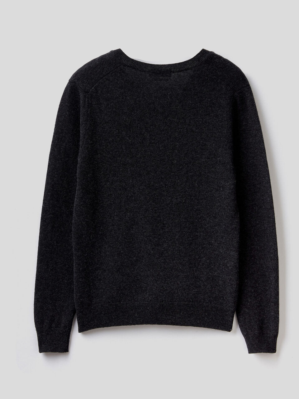 Pullover aus reiner Schurwolle mit V-Ausschnitt image number 2