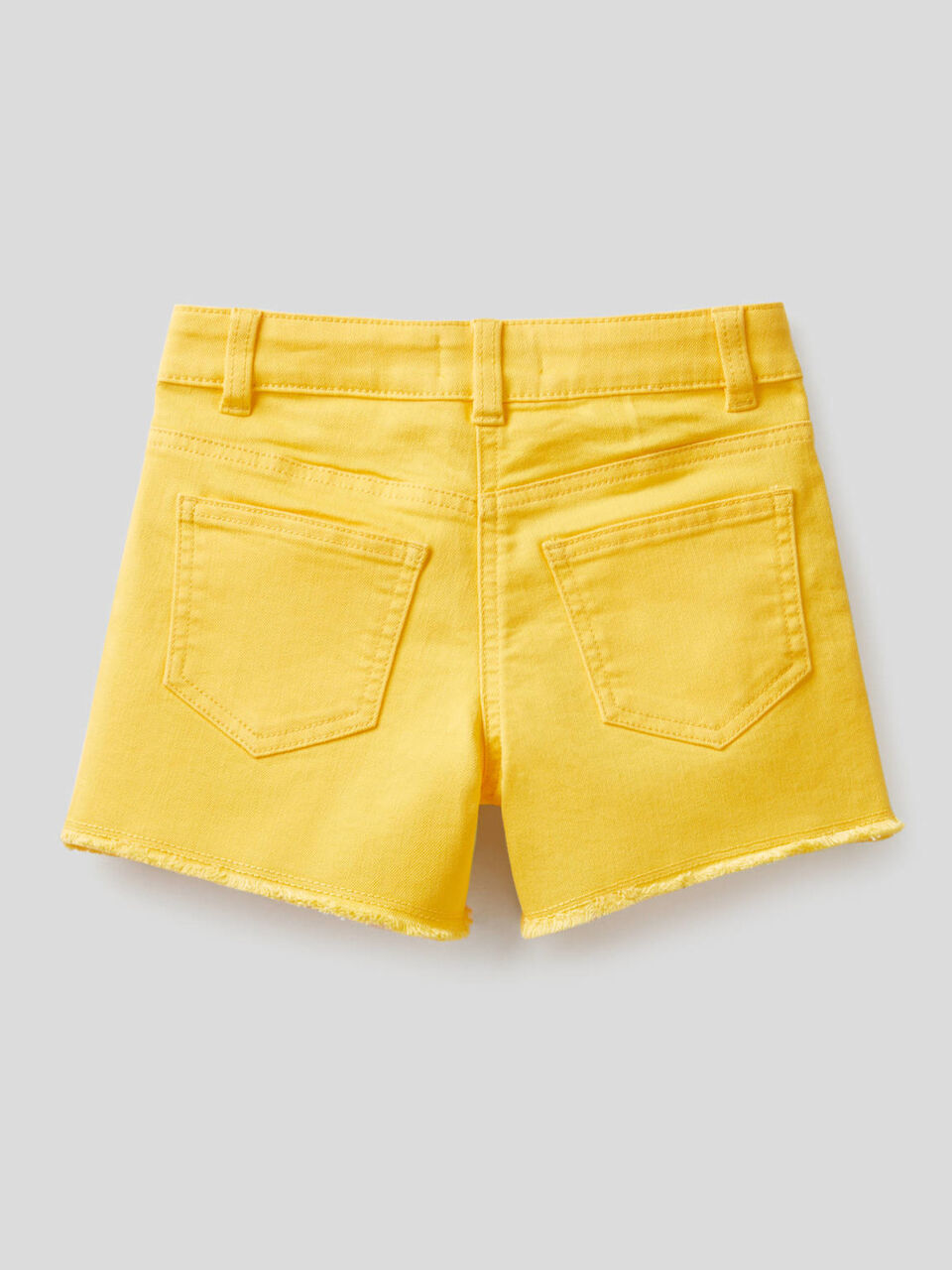 Shorts in einer stretchigen Baumwollmischung image number null