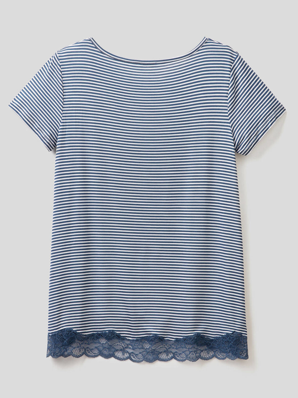Gestreiftes T-Shirt mit Einsatz aus Spitze image number 2