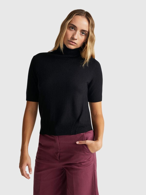 Schwarzer kurzärmeliger Rollkragenpullover aus Kaschmirmischung Schwarzer kurzärmeliger Rollkragenpullover aus Kaschmirmischung Damen