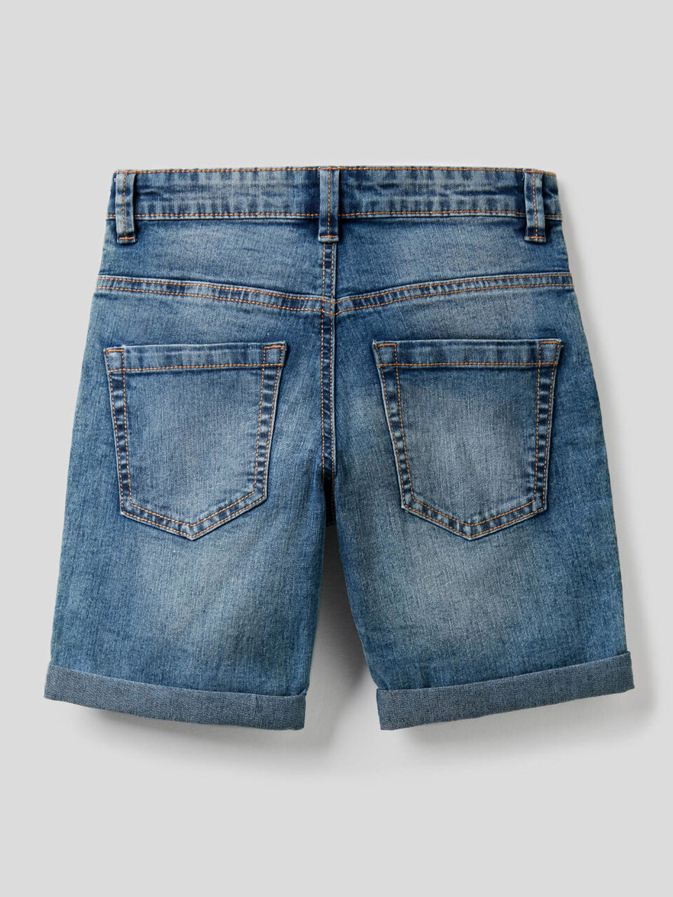 Slim-Fit-Bermuda image number null