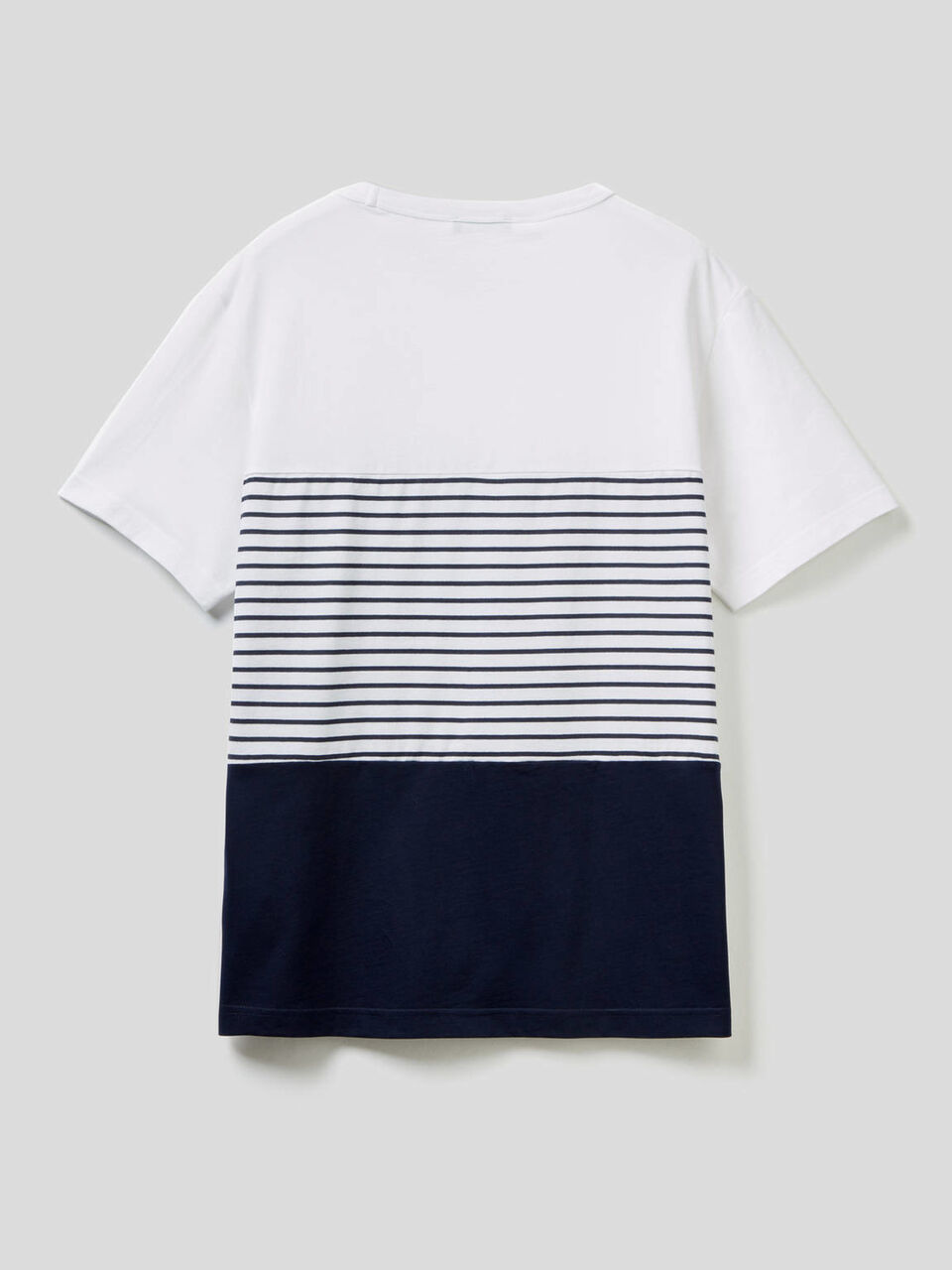 Gestreiftes T-Shirt mit Farbblöcken image number 2
