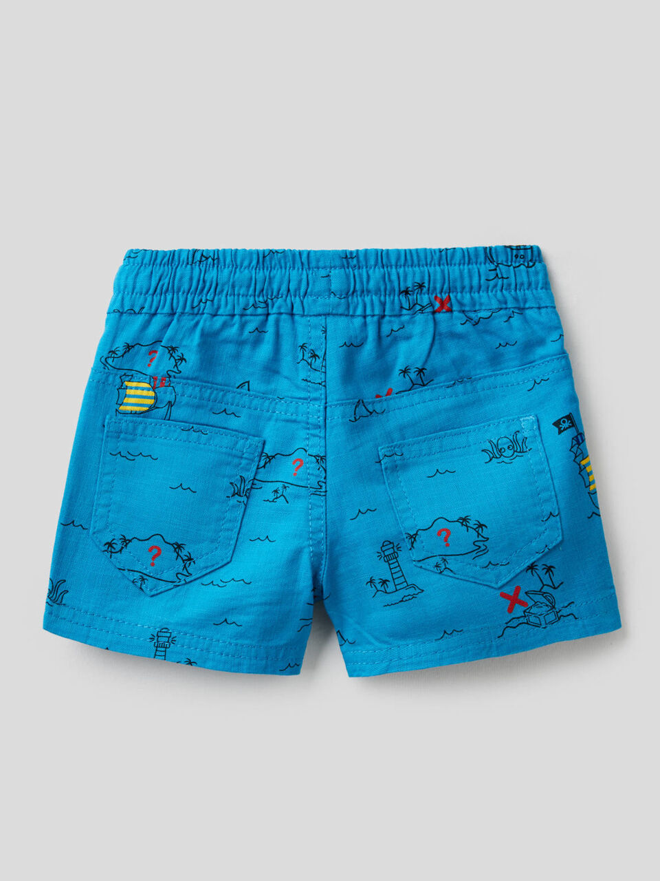 Shorts mit Schatzinselprint image number 2