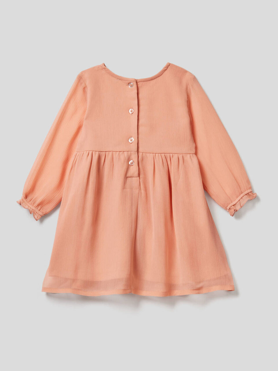 Ausgestelltes Kleid aus Kreppstoff image number 2