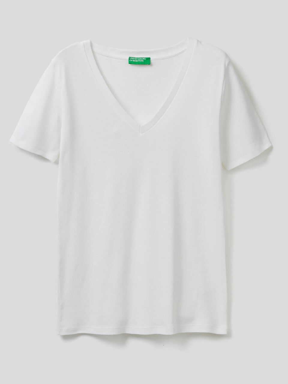 T-Shirt aus reiner Baumwolle mit V-Ausschnitt image number 1