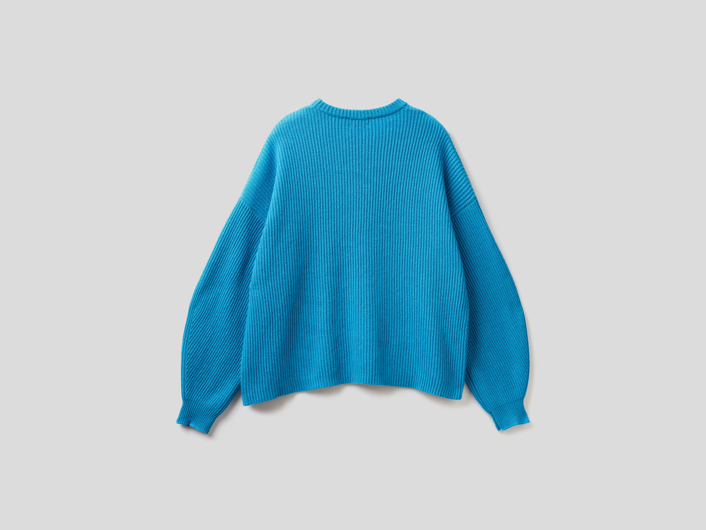 Weicher Pullover mit Schlitz-Motiv image number 6