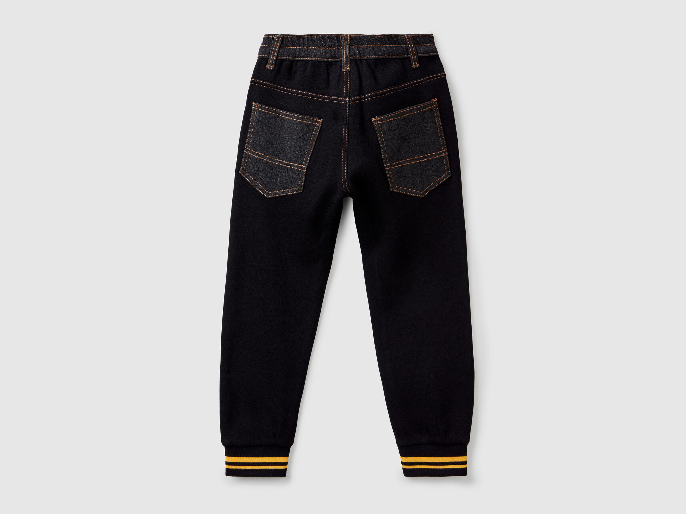 Hose aus Sweatstoff mit Details aus Denim image number null