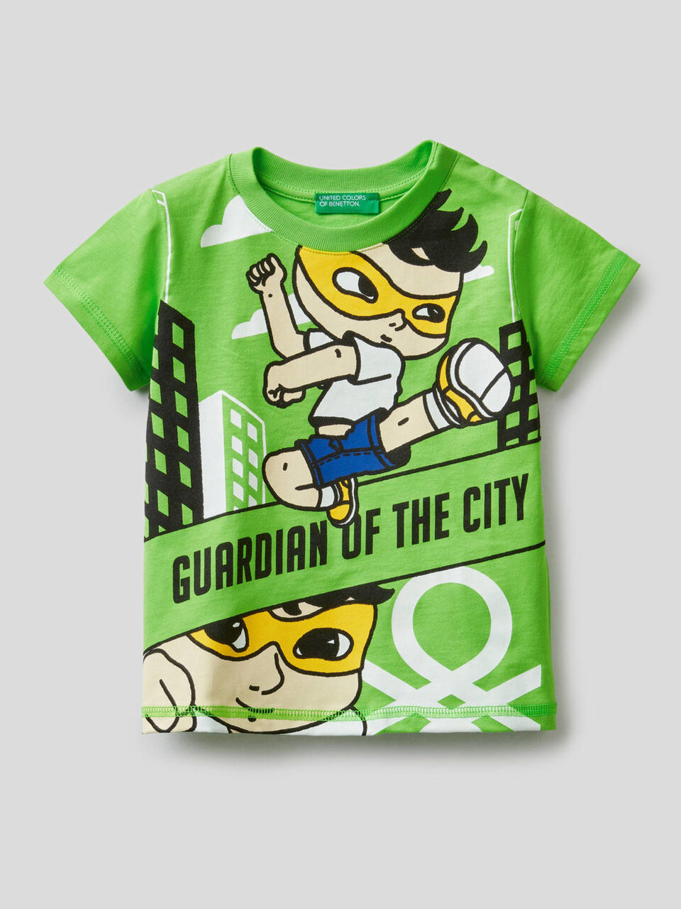T-Shirt aus 100% Baumwolle mit Superheldenprint image number 1