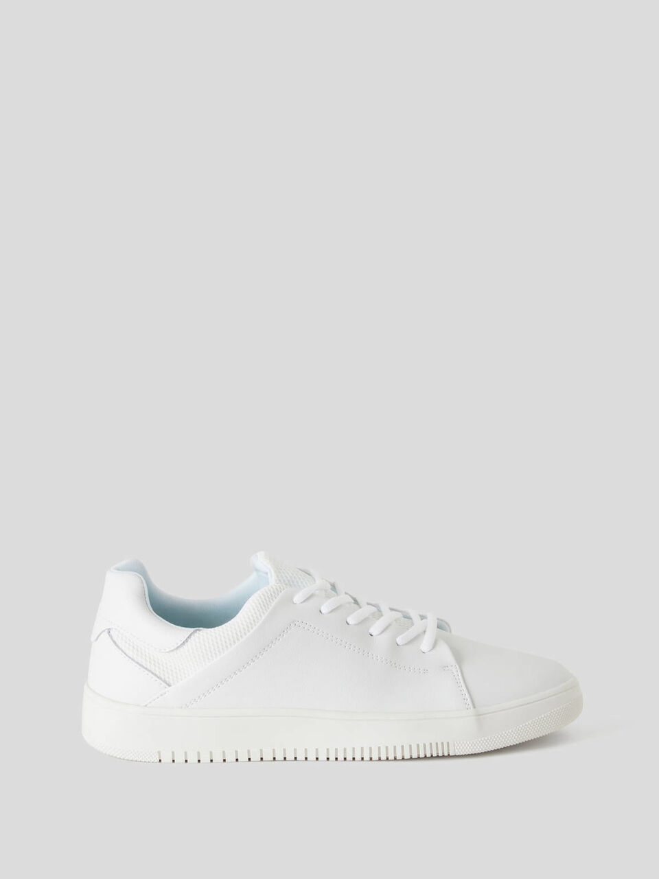 Sneakers aus Leder mit Details aus Stoff image number 1