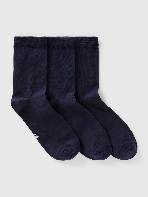 Drei Paar lange Stretch-Baumwollsocken