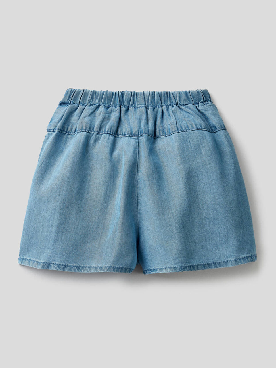 Weite Bermuda aus leichtem Jeansstoff image number 2